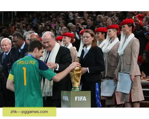 维斯利·斯内德在卡塔尔宣布退役 结束辉煌职业生涯的传奇时刻